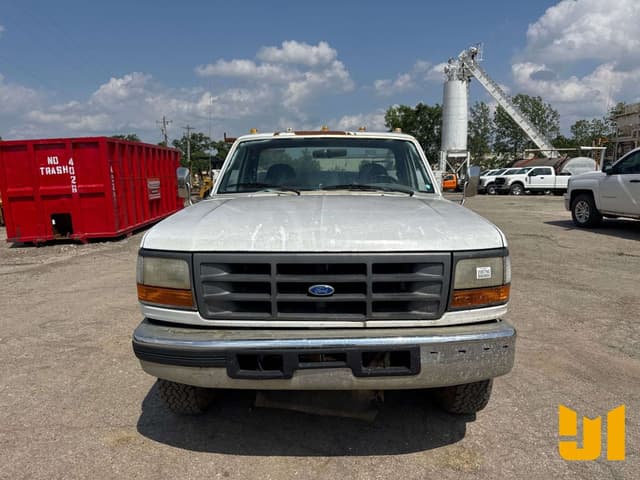 Image of Ford F-350 equipment image 1