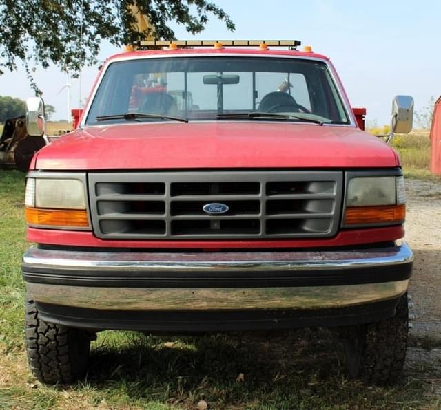 Image of Ford F-350 equipment image 3