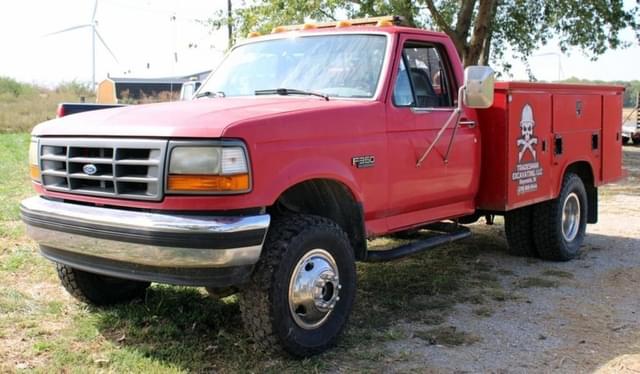 Image of Ford F-350 equipment image 4