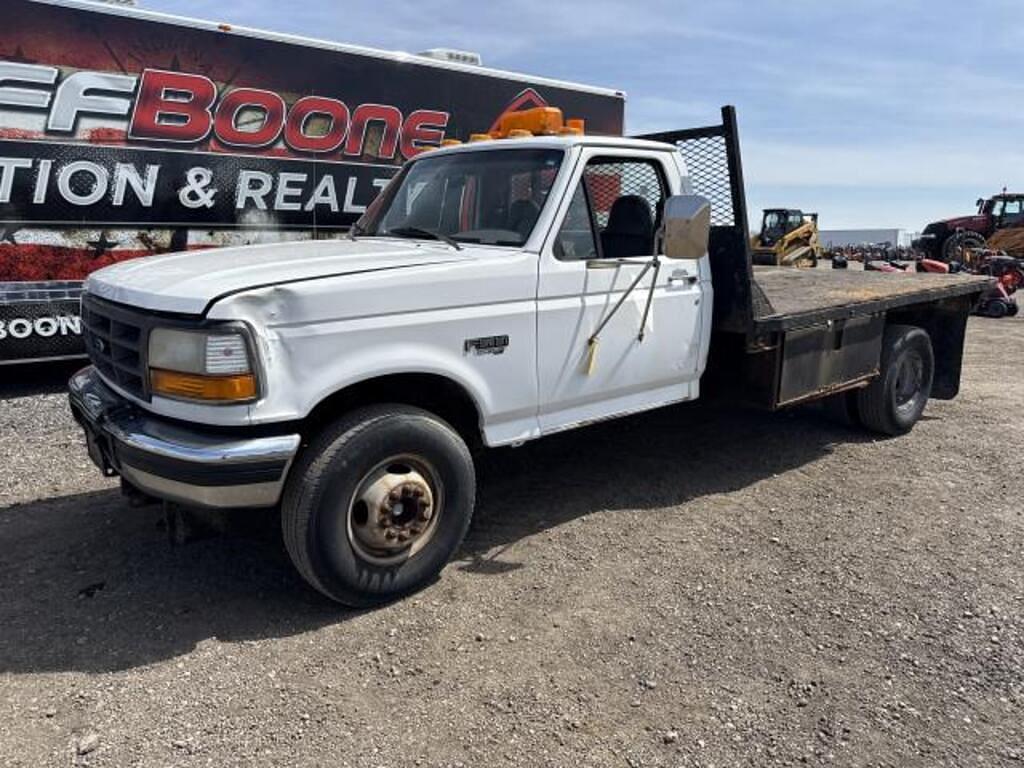 Image of Ford F-450 Primary image