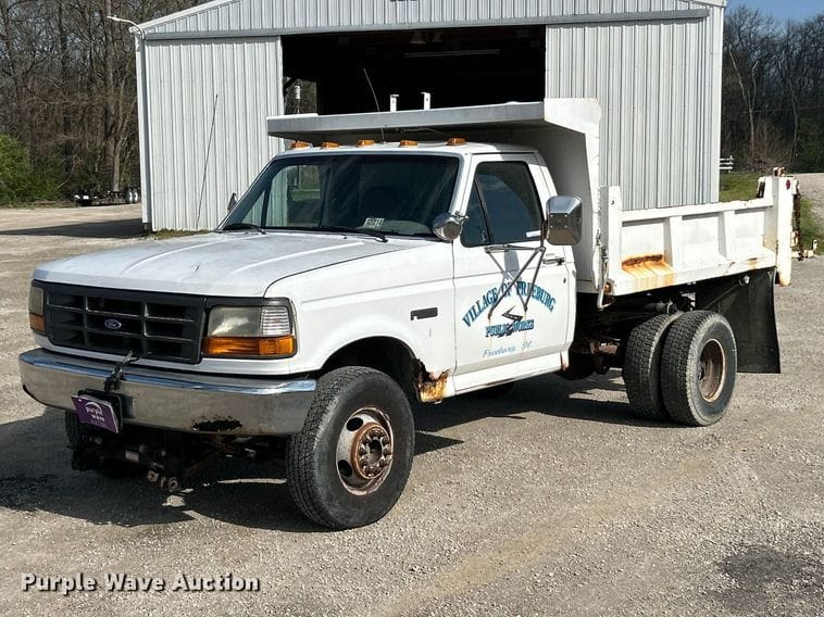 1996 Ford F-450 Equipment Image0