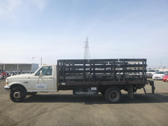 Image of Ford F-450 equipment image 4