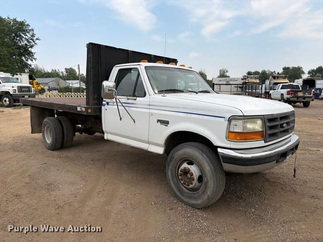 Image of Ford F-450 equipment image 2