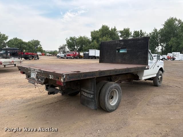 Image of Ford F-450 equipment image 4