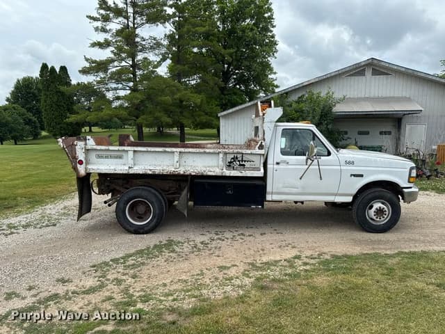 Image of Ford F-450 equipment image 3