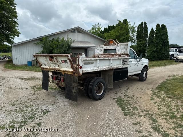 Image of Ford F-450 equipment image 4