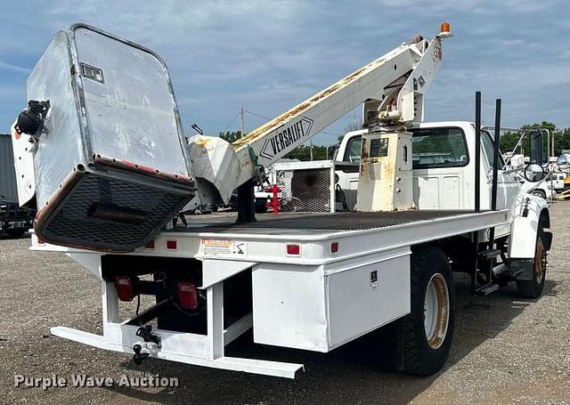 Image of Ford F700 equipment image 4