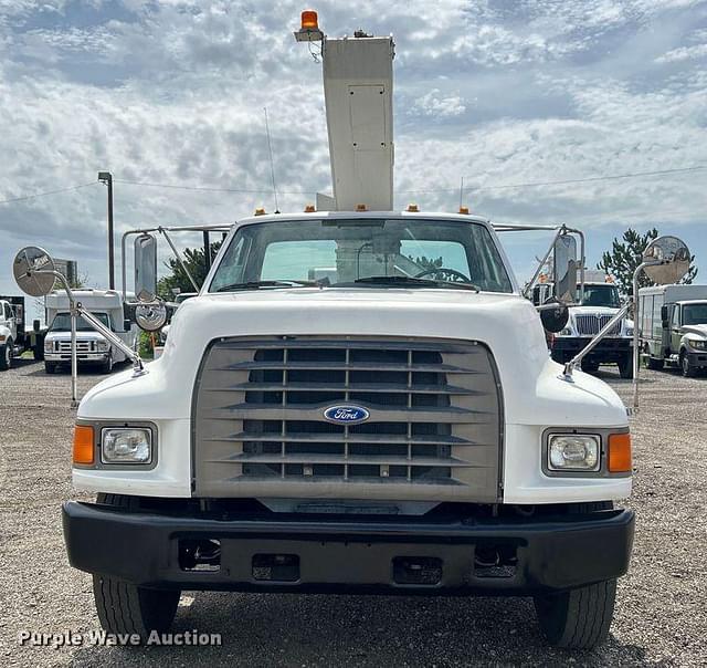 Image of Ford F700 equipment image 1