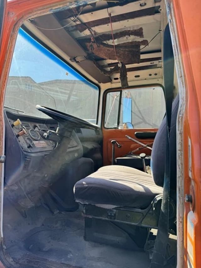 Image of Ford F-750 equipment image 2