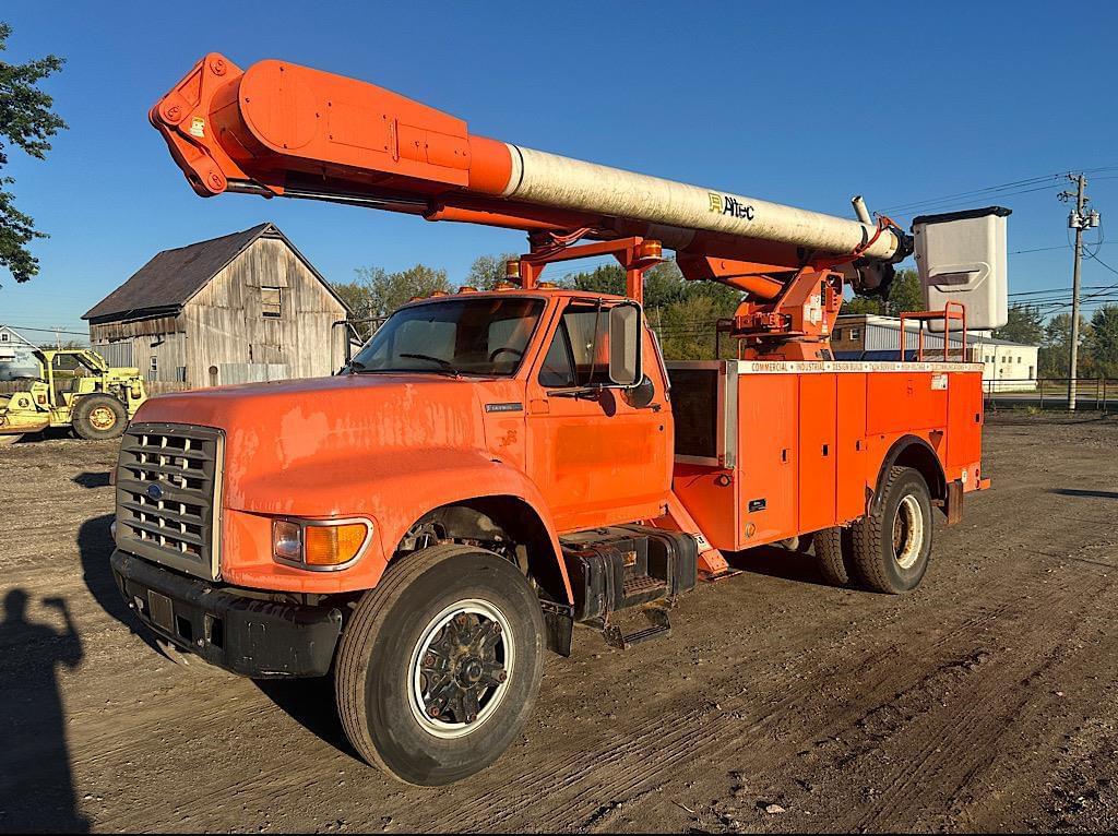 Image of Ford F-800 Primary image