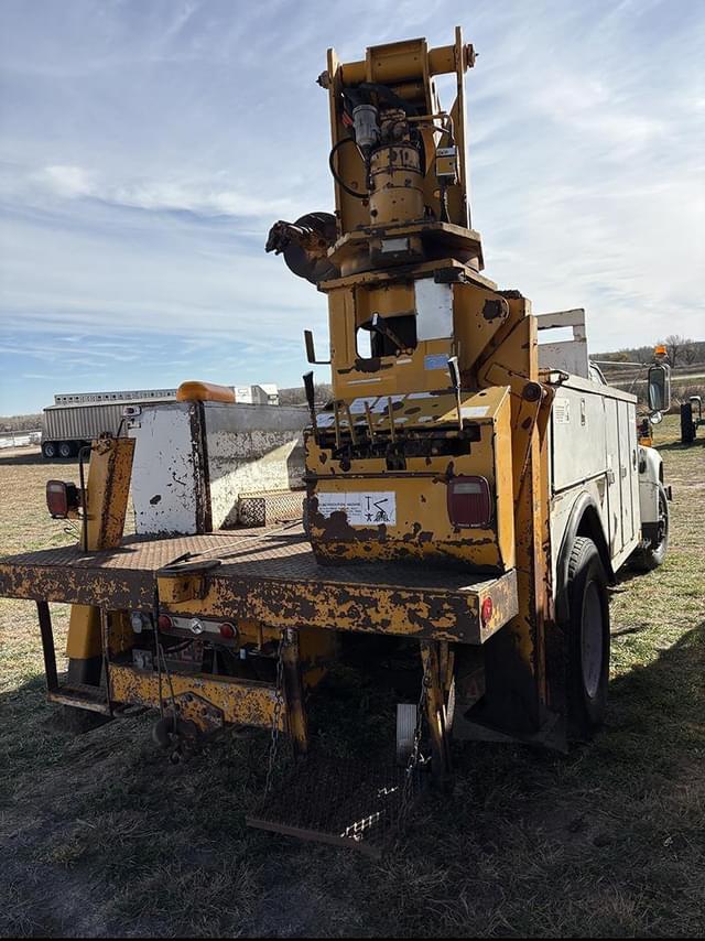 Image of Ford F-800 equipment image 4