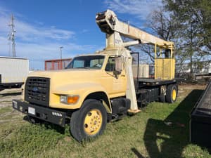 1996 Ford F-800 Image