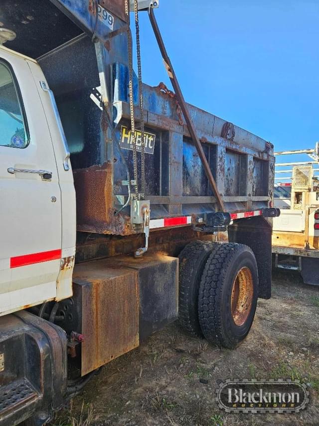 Image of Ford F-800 equipment image 1