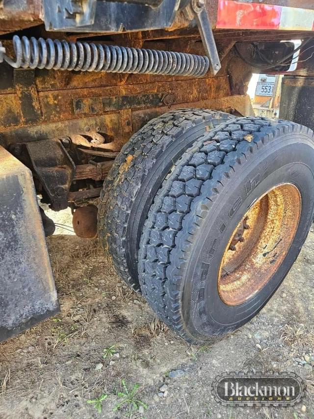 Image of Ford F-800 equipment image 2