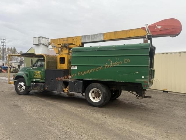 Image of Ford F-800 equipment image 3