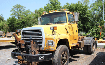 Main image Ford L8000