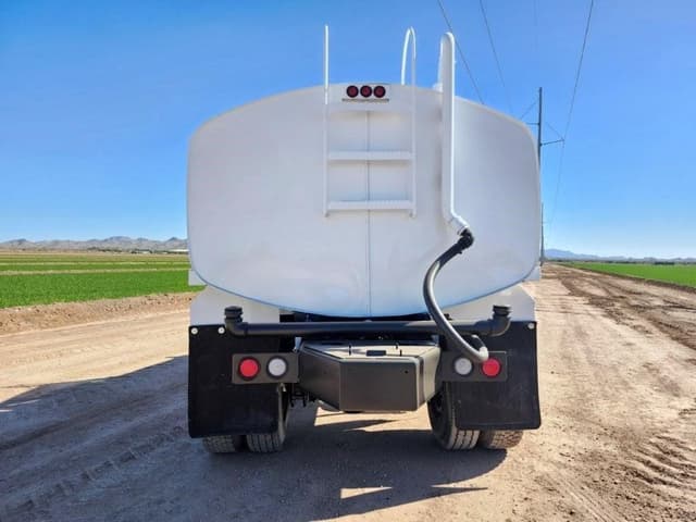 Image of Ford L8000 equipment image 4