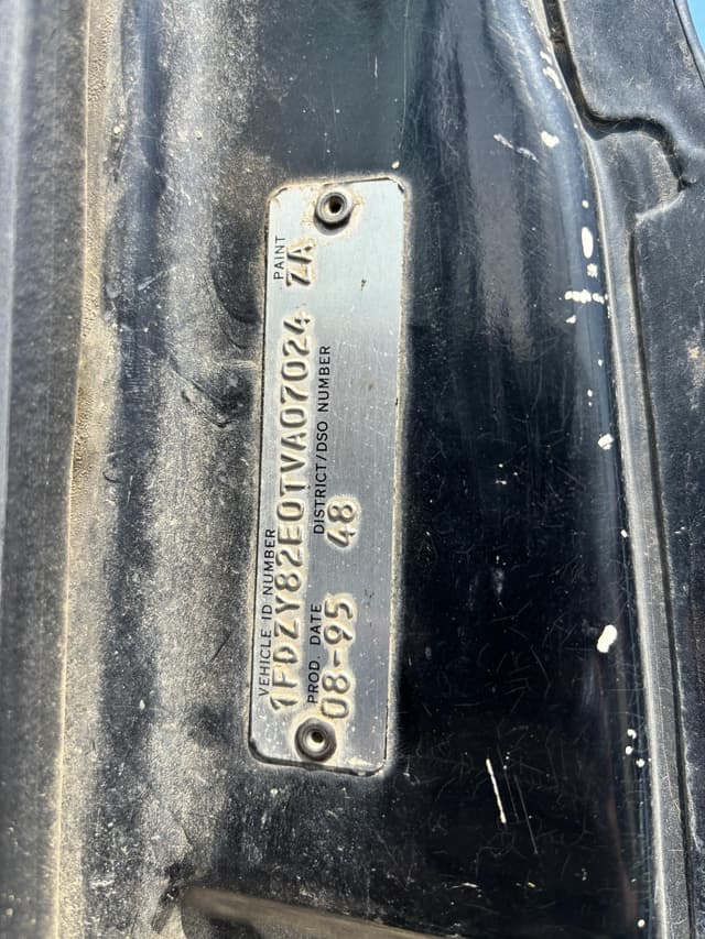 Image of Ford L8000 equipment image 4