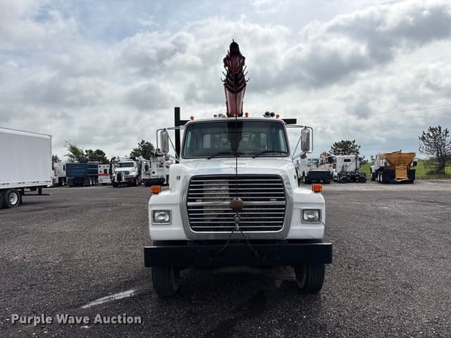 Image of Ford L8000 equipment image 1
