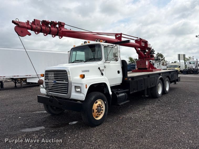 Image of Ford L8000 Primary image