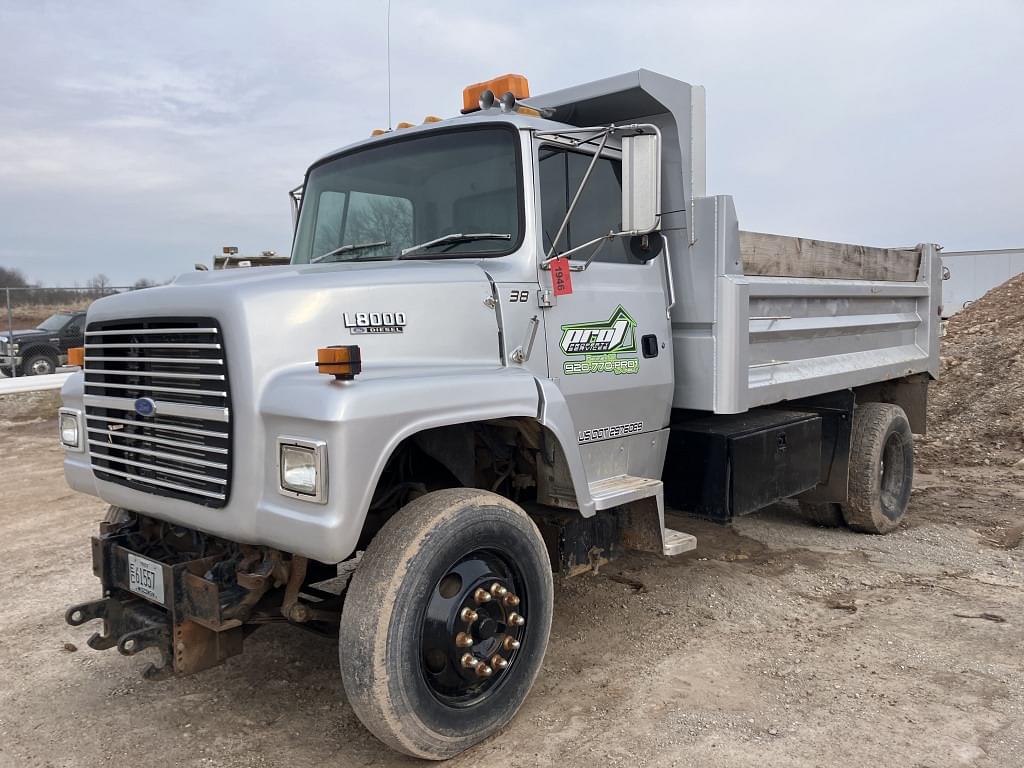 Image of Ford L8000 Primary image