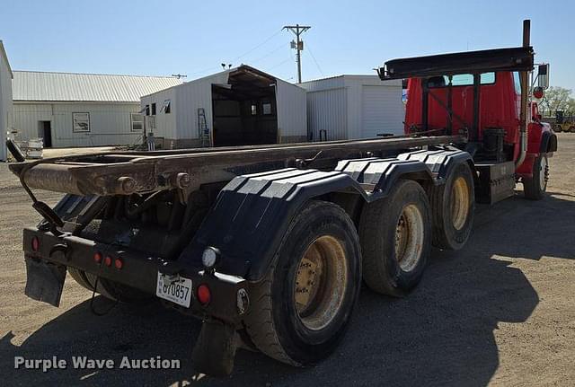 Image of Ford L8000 equipment image 4