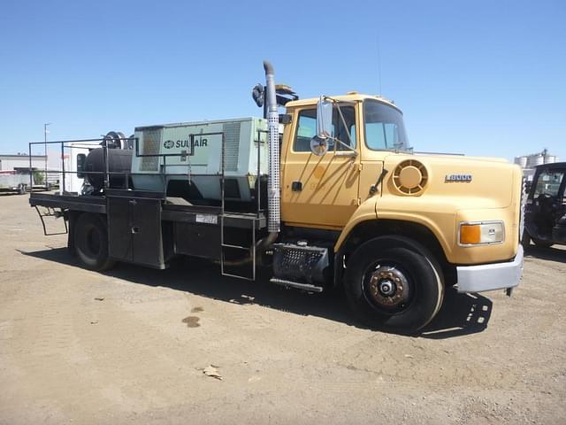 Image of Ford L8000 equipment image 1