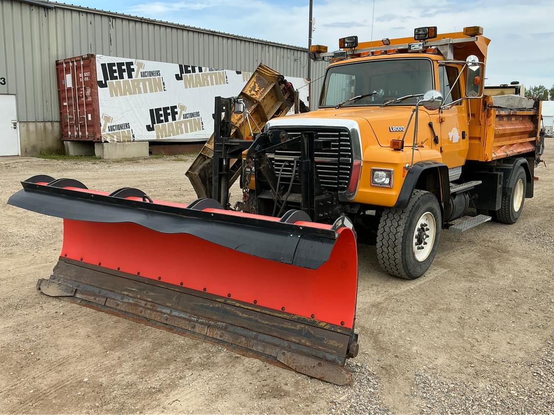 Image of Ford L8000 Primary image