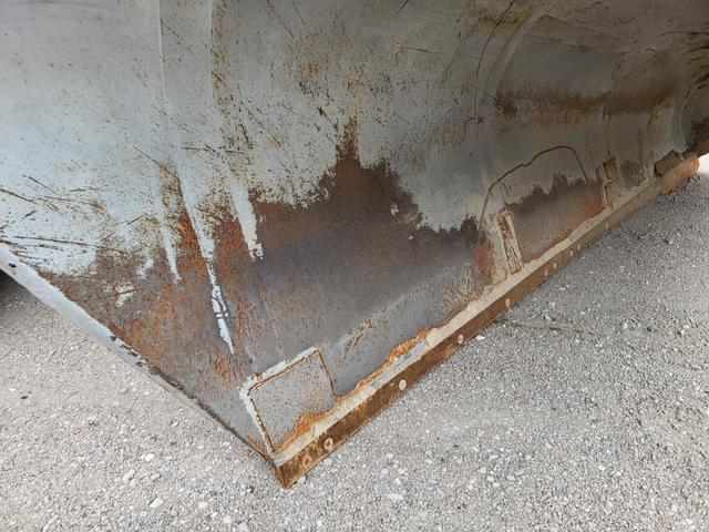 Image of Ford L8000 equipment image 3