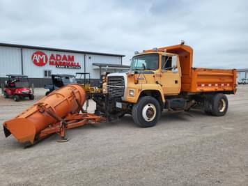 Main image Ford L8000