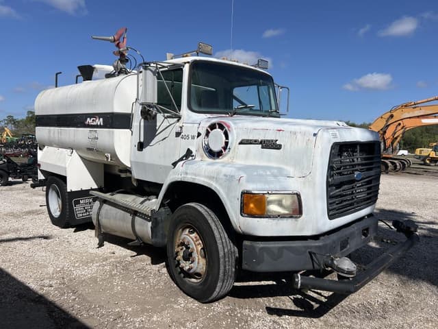 Image of Ford L9000 equipment image 4