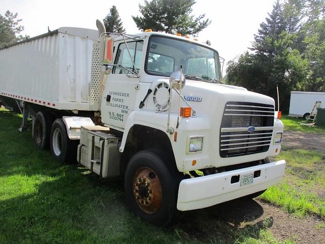 Image of Ford L9000 equipment image 4