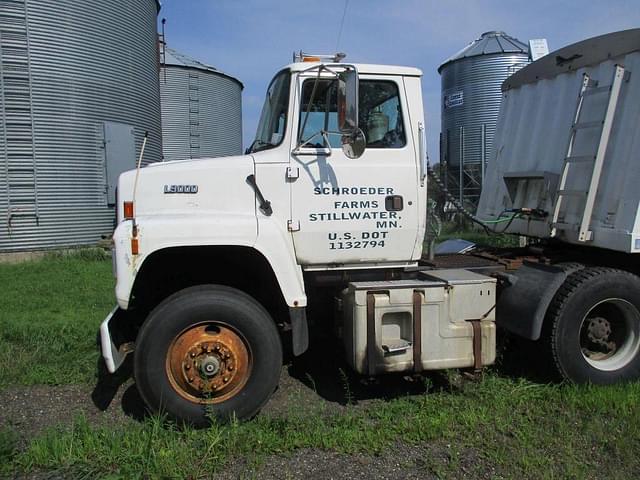 Image of Ford L9000 equipment image 1