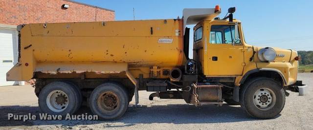 Image of Ford L9000 equipment image 3