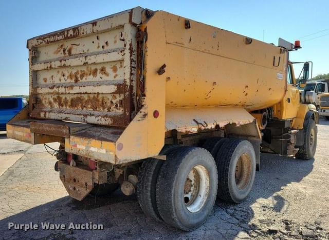 Image of Ford L9000 equipment image 4