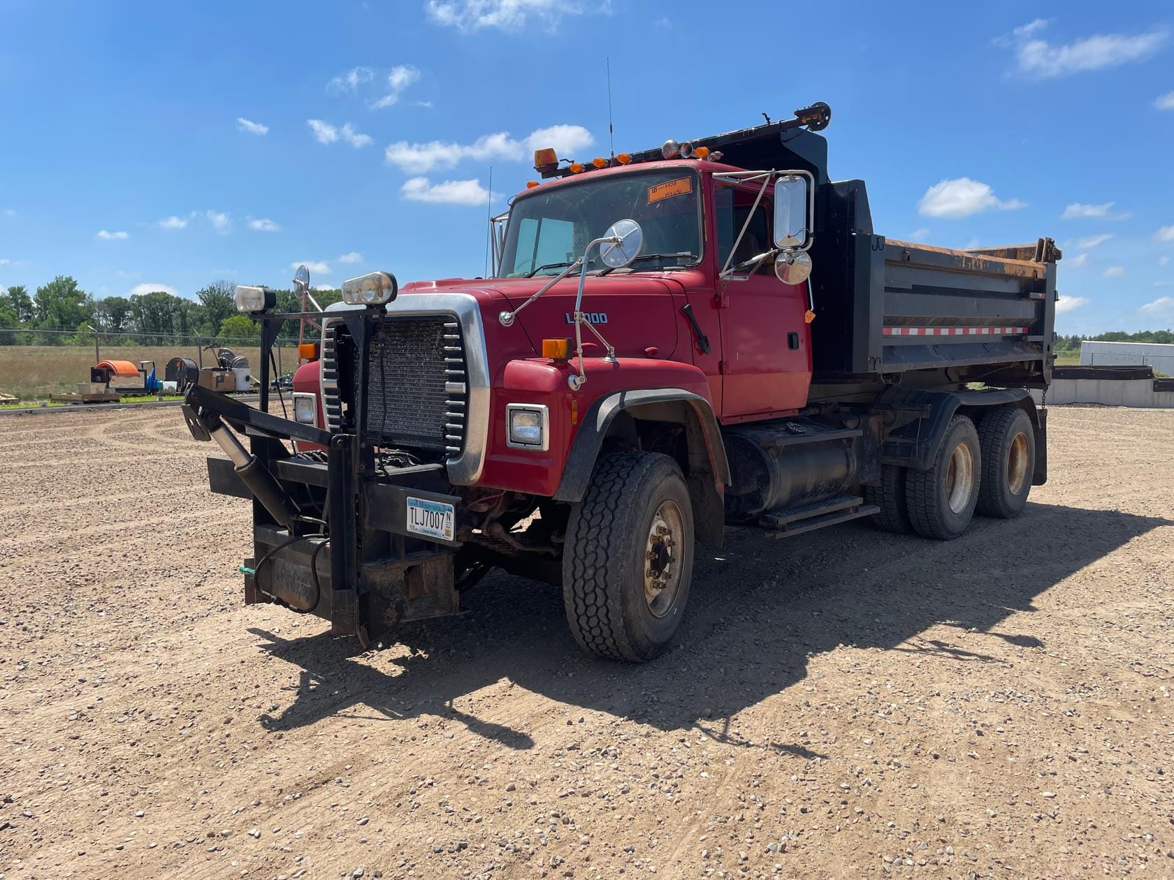2022 Ford L9000 Equipment Image0