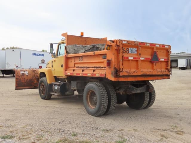 Image of Ford L9000 equipment image 3