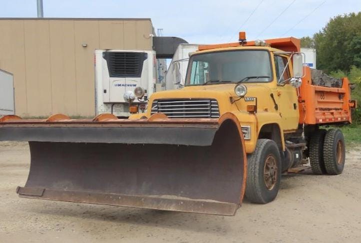 1996 Ford L9000 Equipment Image0