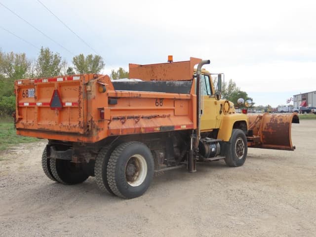 Image of Ford L9000 equipment image 2