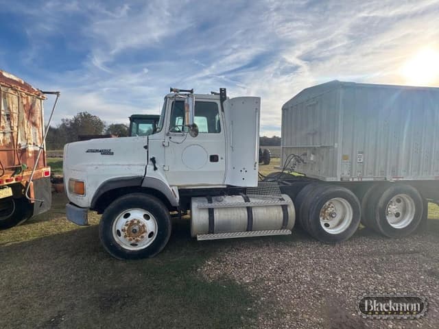 Image of Ford L9000 equipment image 1