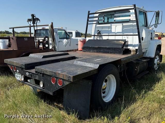 Image of Ford LN8000 equipment image 3