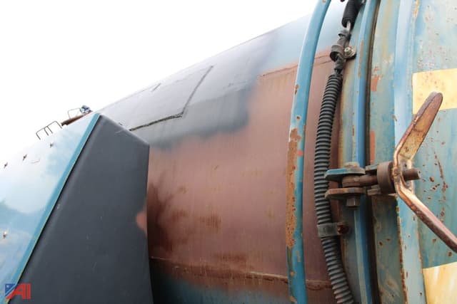 Image of Ford LNT8000 equipment image 4
