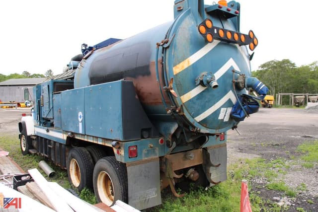Image of Ford LNT8000 equipment image 1