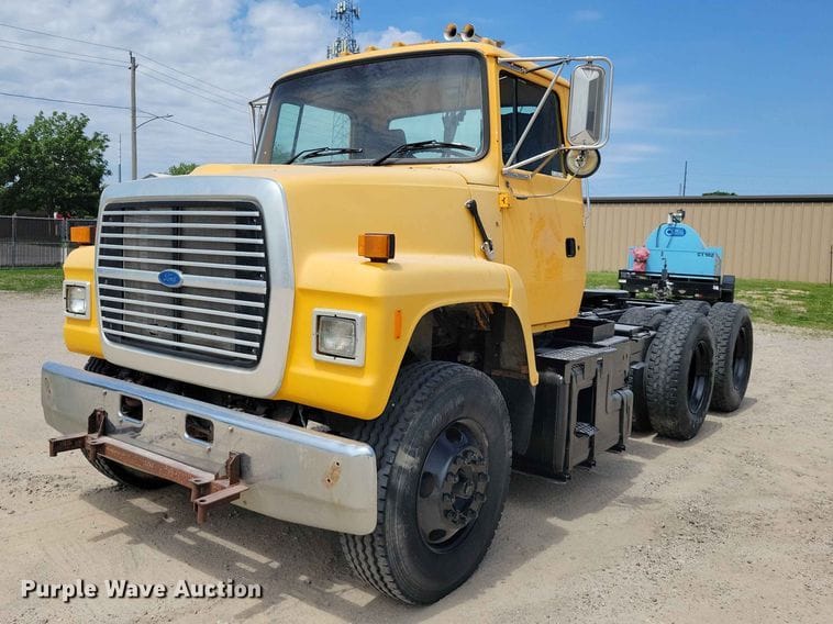 1996 Ford LNT9000 Equipment Image0