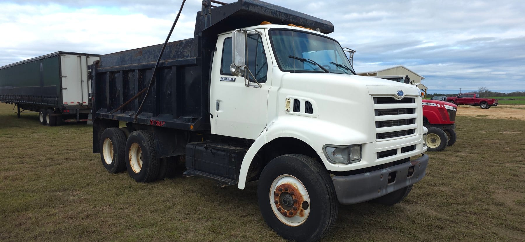 1996 Ford Louisville Equipment Image0