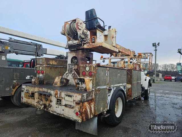 Image of Ford F-800 equipment image 2