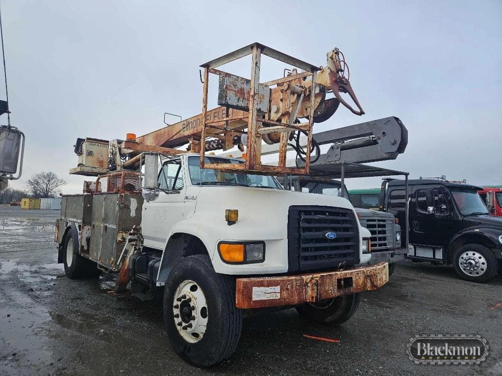 Image of Ford F-800 Primary image