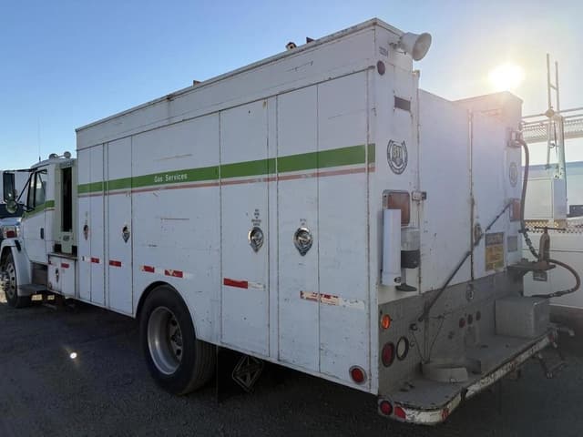 Image of Freightliner FL60 equipment image 3