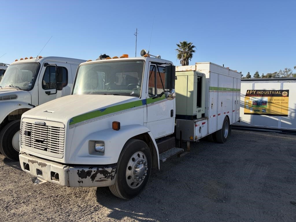 1996 Freightliner FL60 Equipment Image0