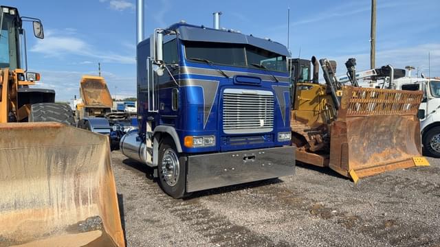 Image of Freightliner Cab Over equipment image 2